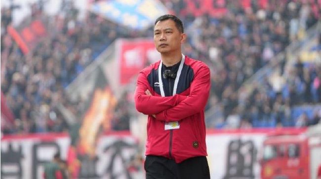 屁股抬起来自己扒开